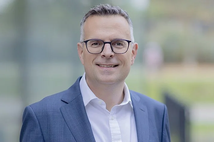 Dr. Thomas Siwik